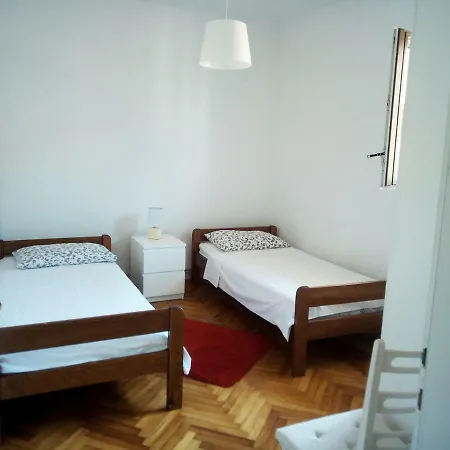 Mirela Apartment *