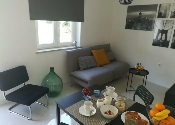 Mirela * Novigrad Istria