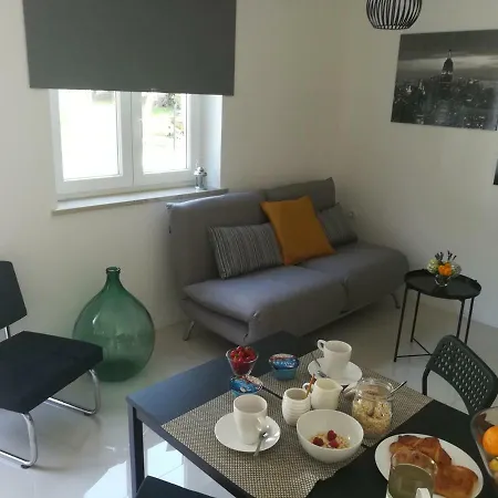 Mirela * Novigrad Istria